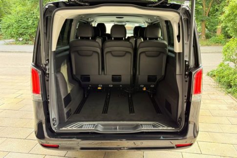 Minivan V class - Passengers x7 Luggage x8