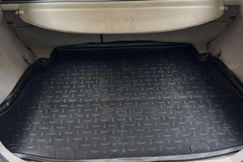 Sedan Standard Trunk