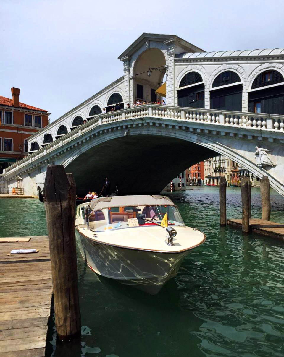 Taxi transfer from Milan to Venice